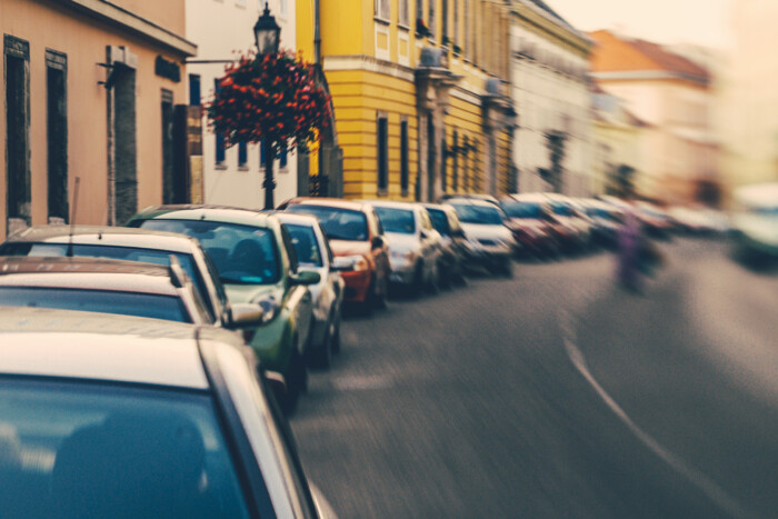 Életszagú magyarázatot ad a magyar humorista a jobbkéz-szabályra