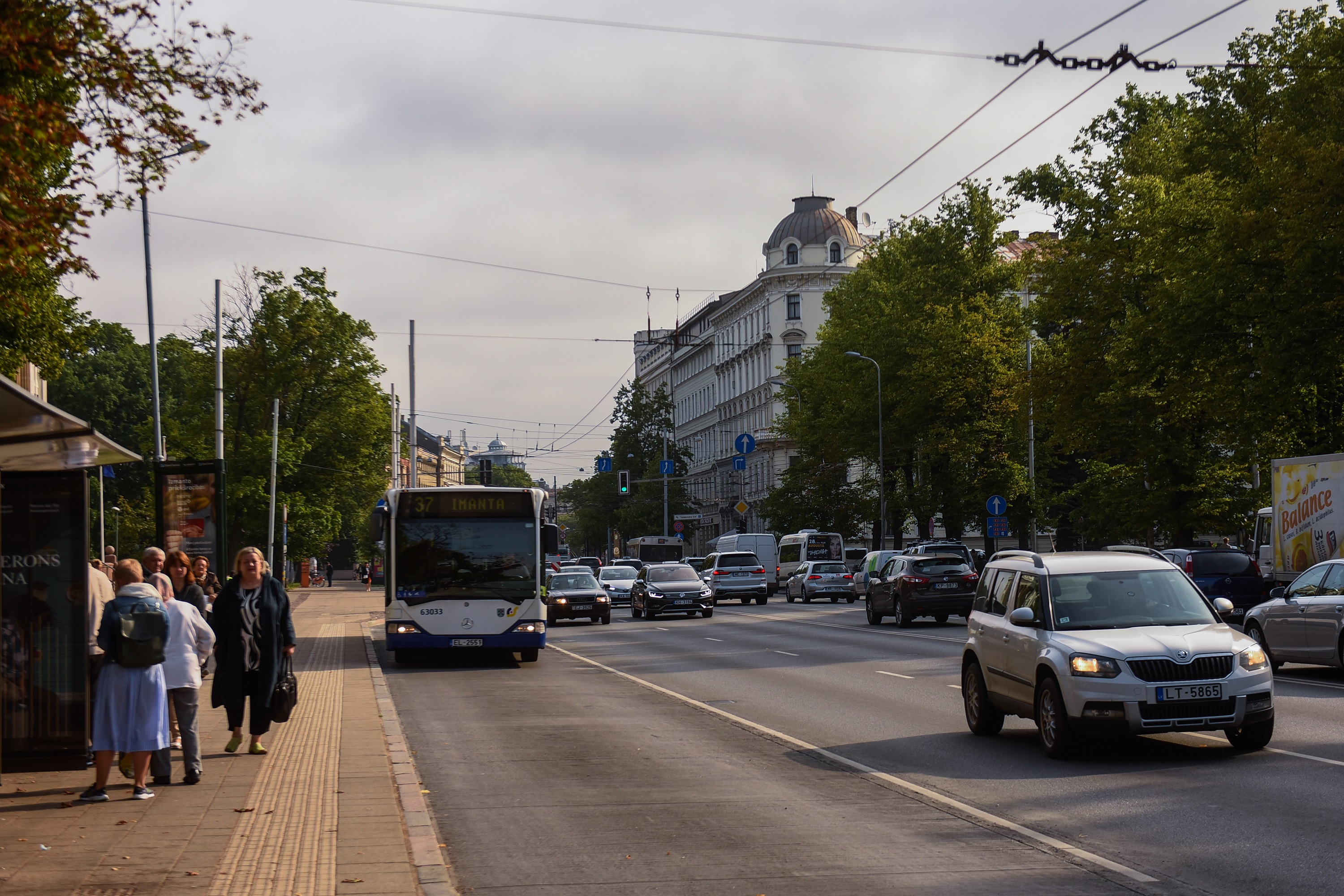 Traffic on the ring road in Riga Riga is the capital and | Vezess | Vezess
