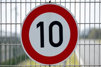 Nem élt sokáig az abszurd sebességkorlátozás a magyar határnál