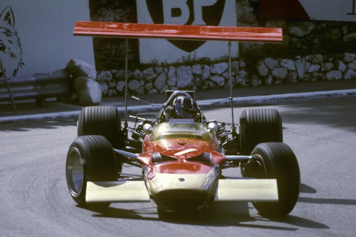 50 éve hunyt el az F1-pilóta, akinek a fiából is bajnok lett 8