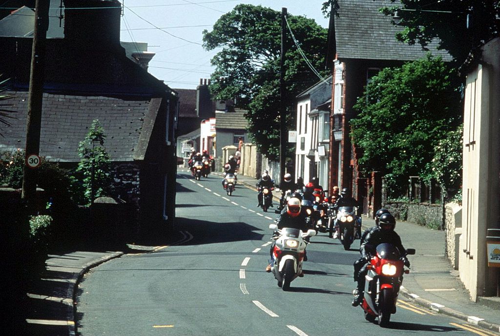 ISLE OF MAN TT | Vezess | Vezess