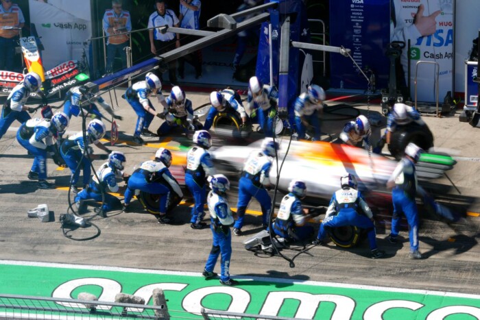 Újabb szabállyal dobnák fel az F1-futamokat