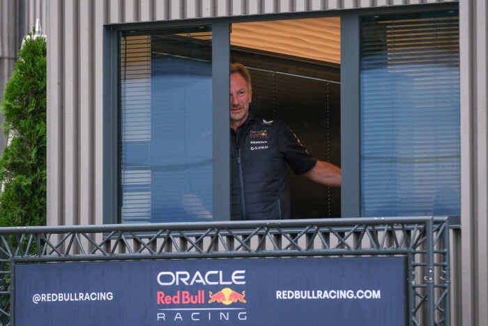 Újabb ajtó zárult be a kirúgott F1-csapatfőnök előtt 2 | Vezess Újabb ajtó zárult be a kirúgott F1-csapatfőnök előtt 2