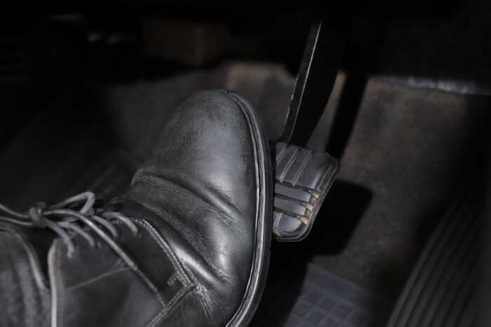 Rezeg a fékpedál a lábam alatt, mi baja az autónak?