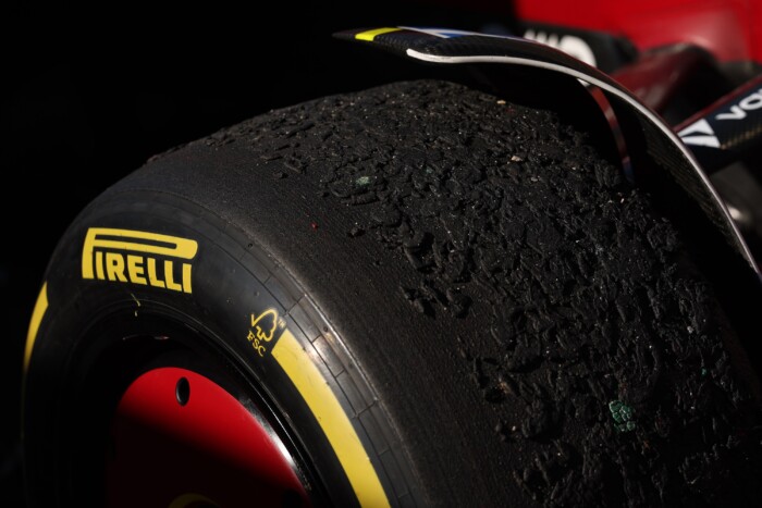Újabb gumigondok az F1-ben, üzent a Pirelli