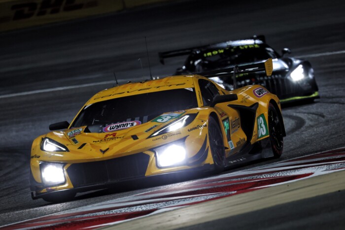 Beintett a középső ujjával, kétmillióra büntették 2