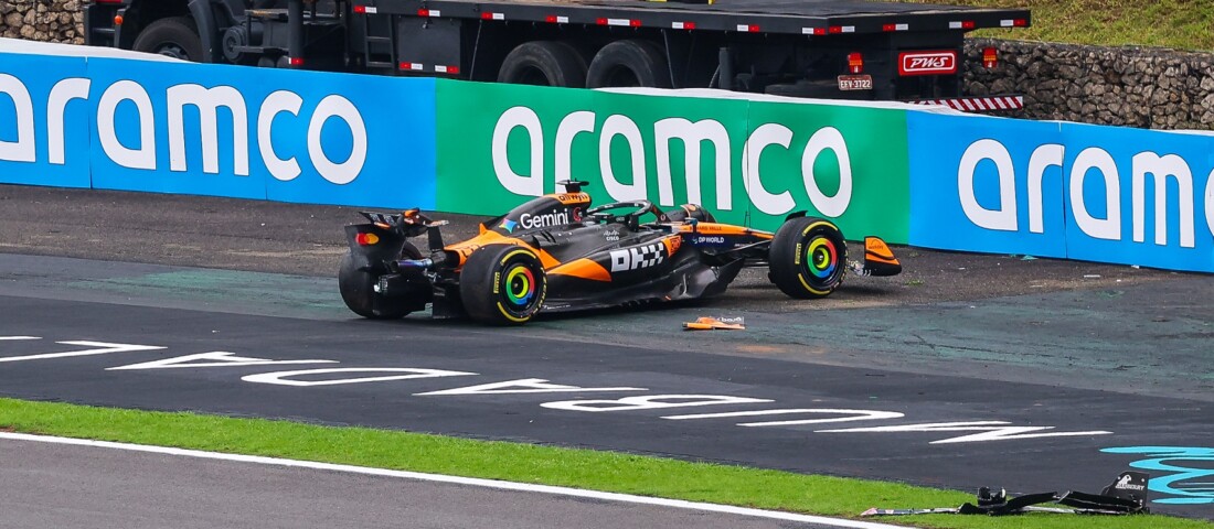 Dráma az F1-sprinten, autót tört a bajnokesélyes