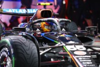 Esős időmérőn növelte vb-esélyeit az F1 éllovasa 1