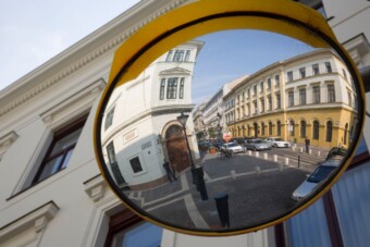 Tanuld meg, hogy ilyen helyzetben nincs elsőbbséged!