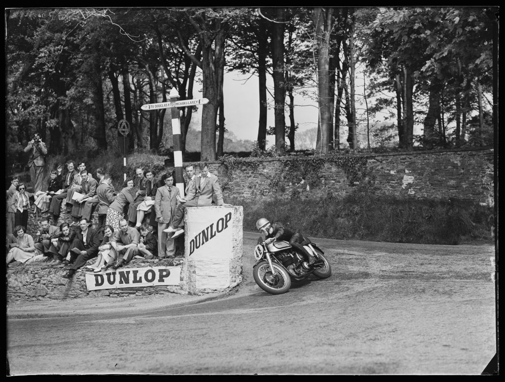 Isle of Man TT Race | Vezess | Vezess