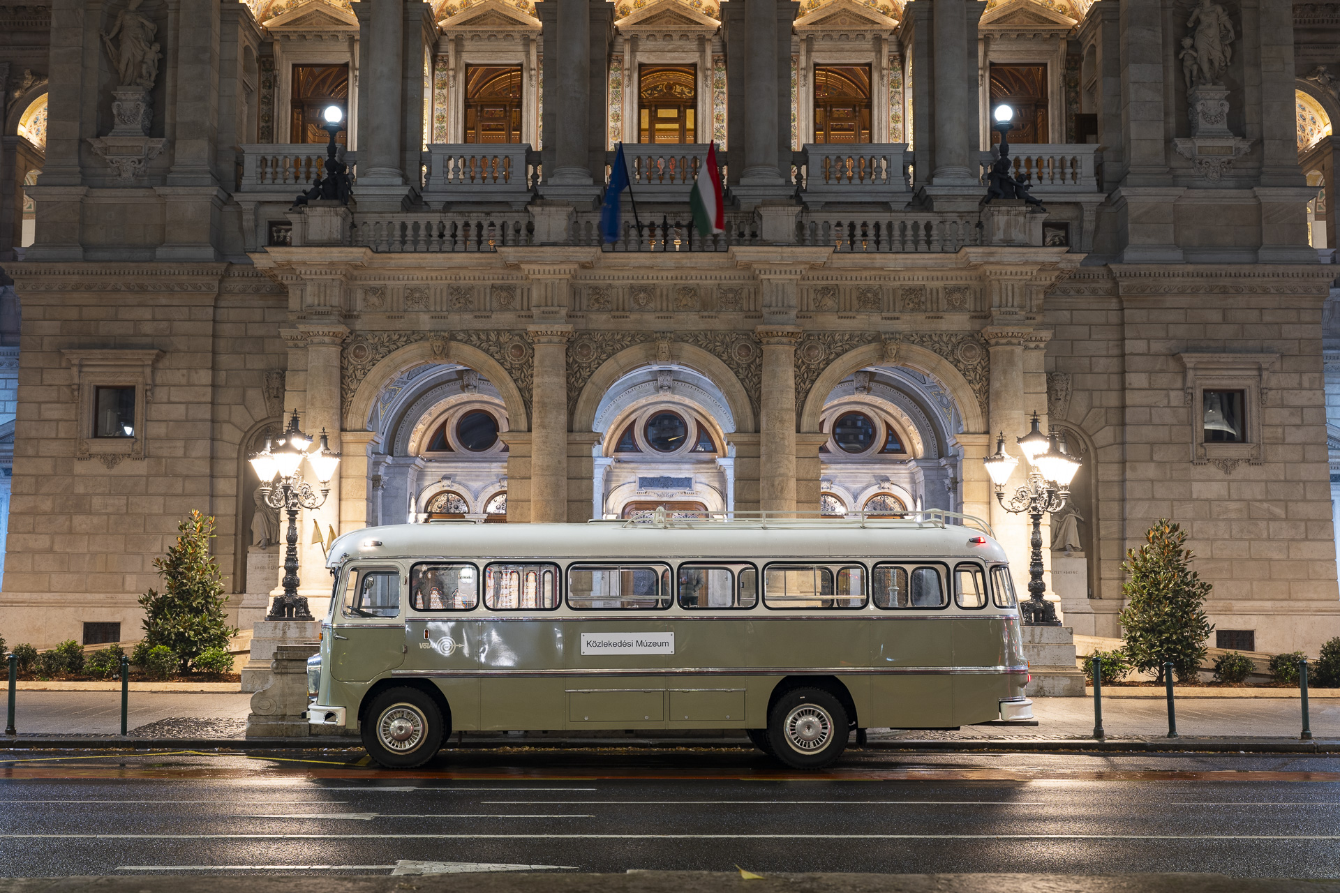 ikarus-311-es10 | Vezess | Vezess