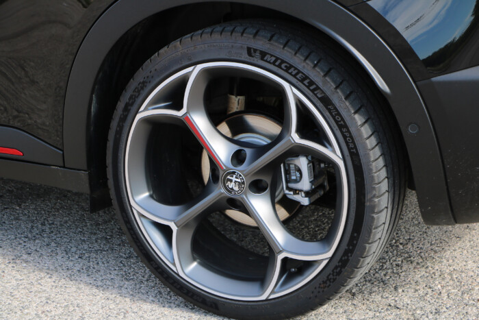 Villannyal hajtott néma élvezet olasz módra 15