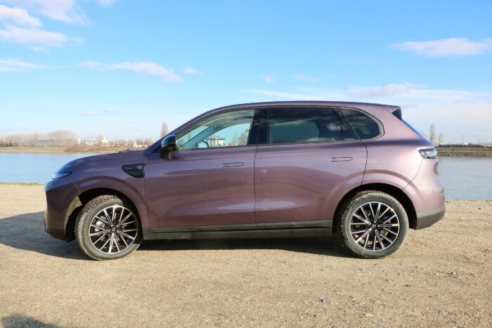 Ütőképes kínai családszállító érkezett Magyarországra 7 | Vezess Ütőképes kínai családszállító érkezett Magyarországra 7