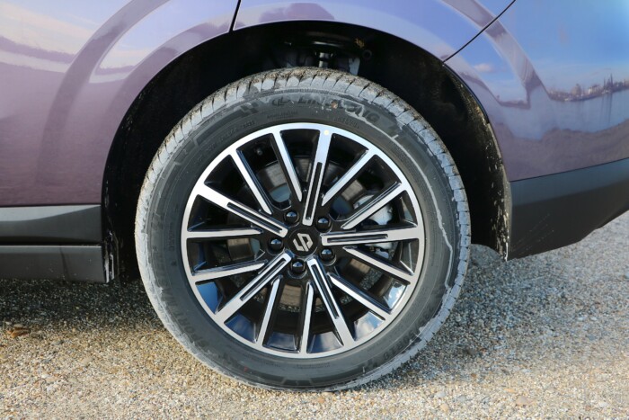 Ütőképes kínai családszállító érkezett Magyarországra 18 | Vezess Ütőképes kínai családszállító érkezett Magyarországra 18