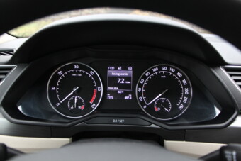 Az öreg autók egyszerű megoldással figyelmeztettek a gyorshajtásra