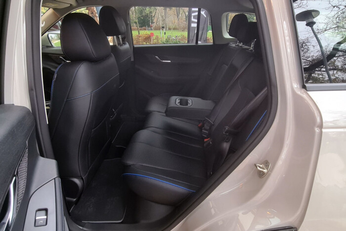 Gyarapodnak itthon a Vitara gondjai 7