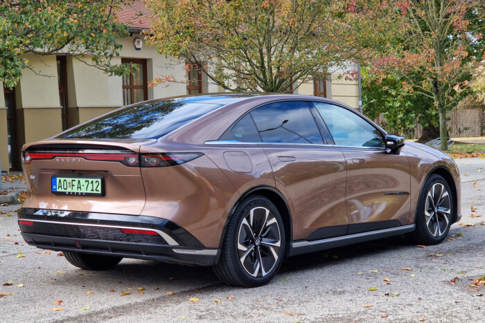 Érkezett valami kínai, Mazda-logóval 1 | Vezess Érkezett valami kínai, Mazda-logóval 1