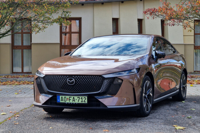 Érkezett valami kínai, Mazda-logóval 12 | Vezess Érkezett valami kínai, Mazda-logóval 12