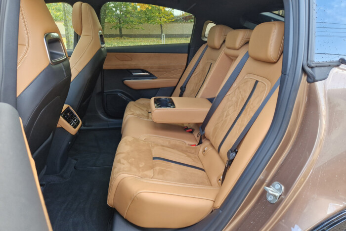 Érkezett valami kínai, Mazda-logóval 9 | Vezess Érkezett valami kínai, Mazda-logóval 9