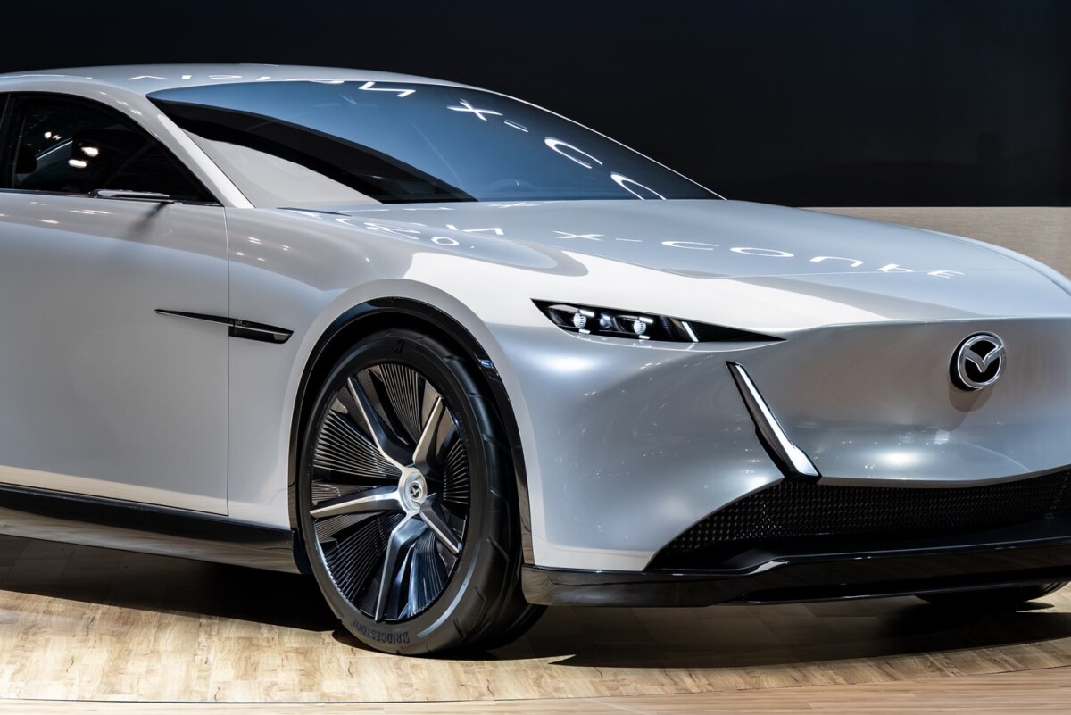 Versenytechnikától lehetnek könnyebbek az utcai Mazdák