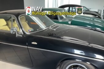 Tucatjával foglalt le valóságos járműkölteményeket a NAV