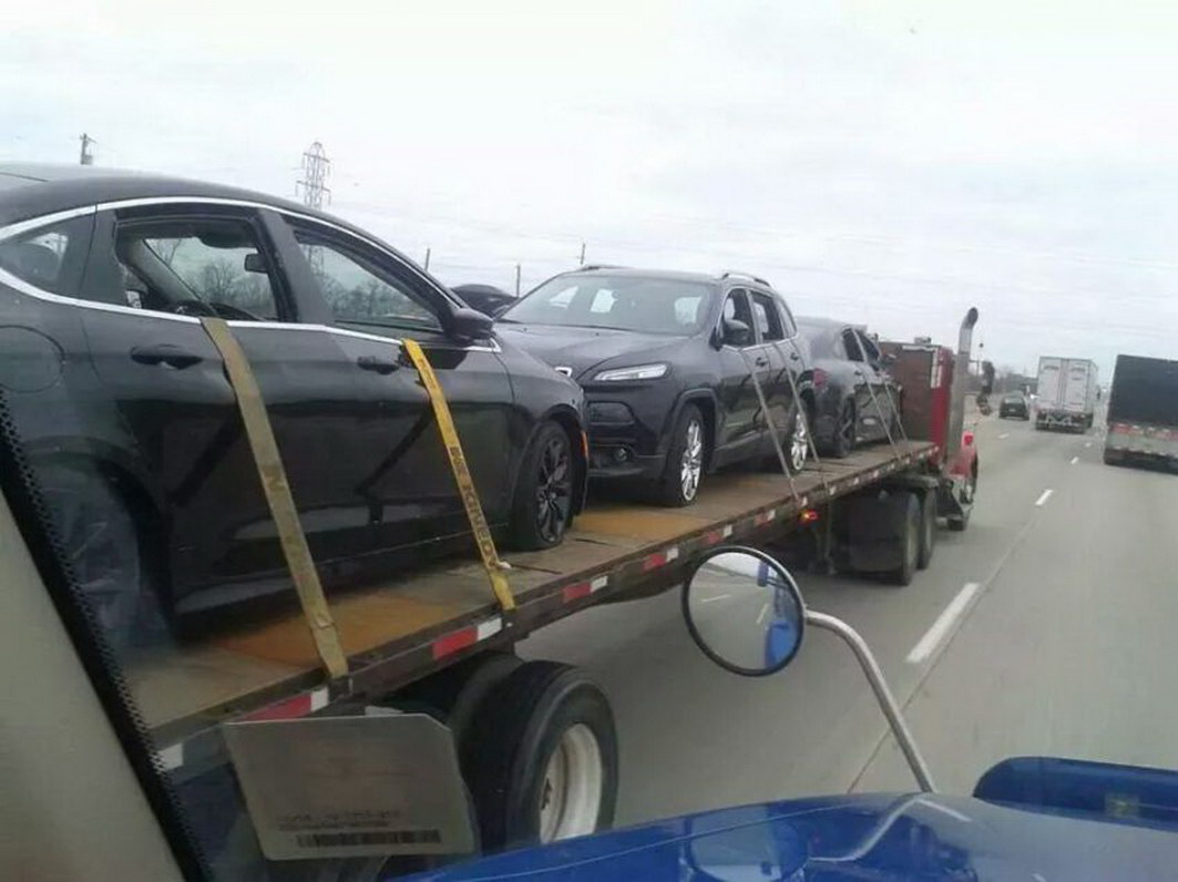 Tökéletes példa a “hogyan ne szállíts autót” kérdésre 2 | Vezess Tökéletes példa a “hogyan ne szállíts autót” kérdésre 2