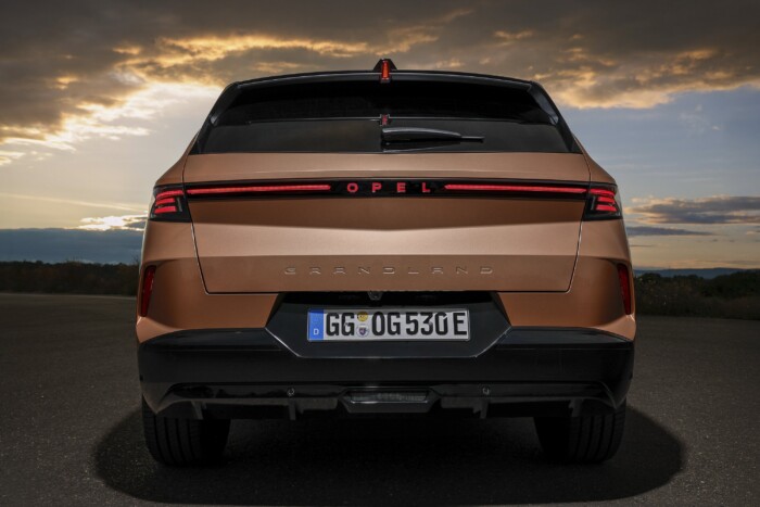 Nagy akkuval megy messzire a legújabb Opel 7