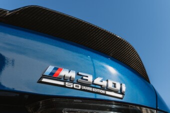 Elődei színébe öltözik ez a különleges BMW