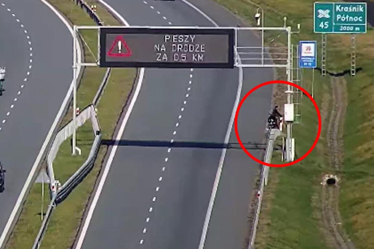 Még szundizni is lehevert a gyorsforgalmi úton tekerő bringás