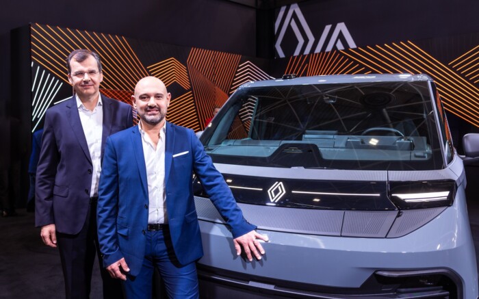 Farmert húzott a legújabb Renault furgon 7 | Vezess Farmert húzott a legújabb Renault furgon 7