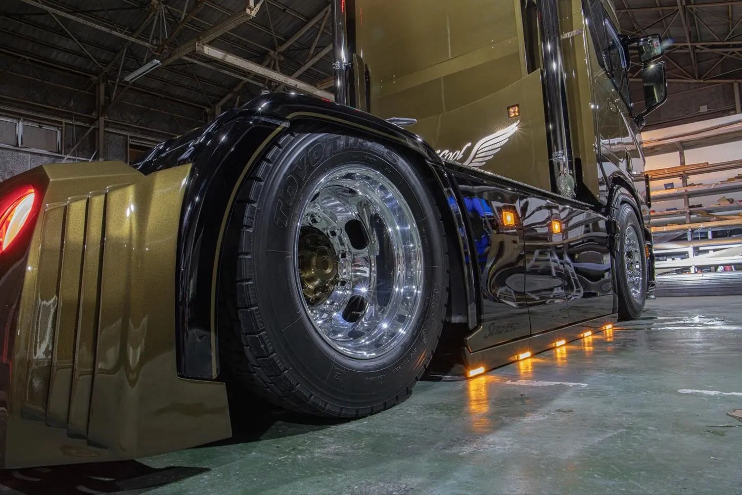 scania_nissan_gtr_senopro_trucks_5 | Vezess | Vezess