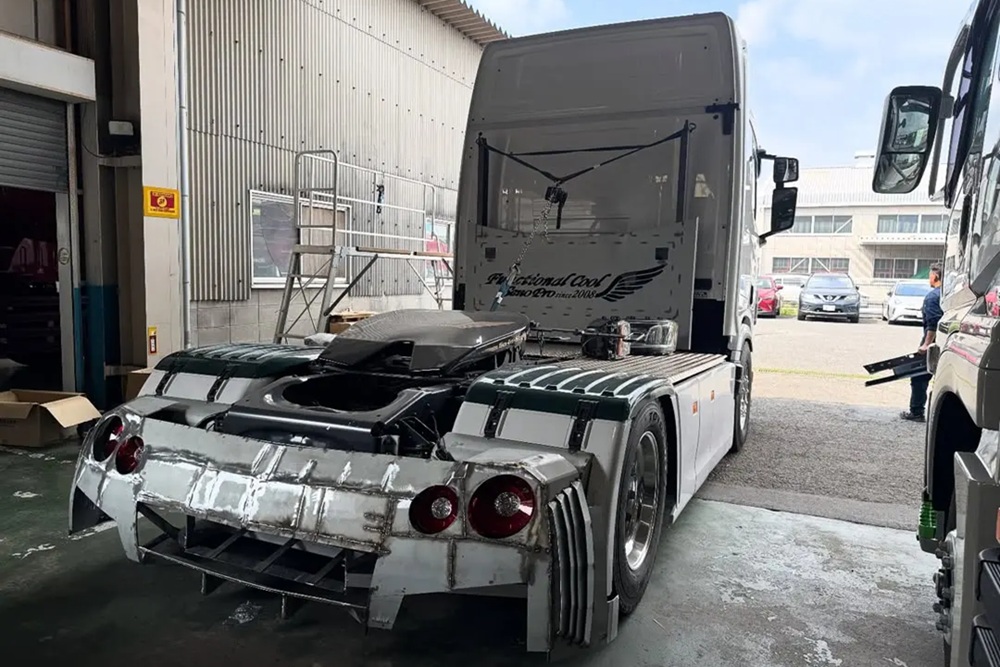 scania_nissan_gtr_senopro_trucks_6 | Vezess | Vezess