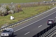Őrület, mit vett fel egy kamera az M7-es autópályán 1 Őrület, mit vett fel egy kamera az M7-es autópályán 1