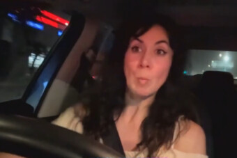 Élőben közvetítette a balesetét, még mosolygott is rajta