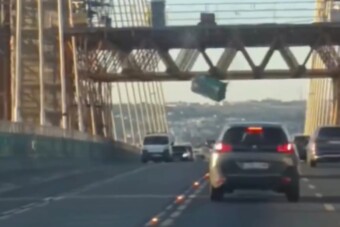 Undorító meglepetést kaptak a nyakukba az autósok – videó