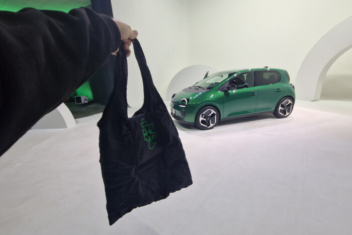 Olcsó, cuki autóval szerezne vevőket a Renault 14