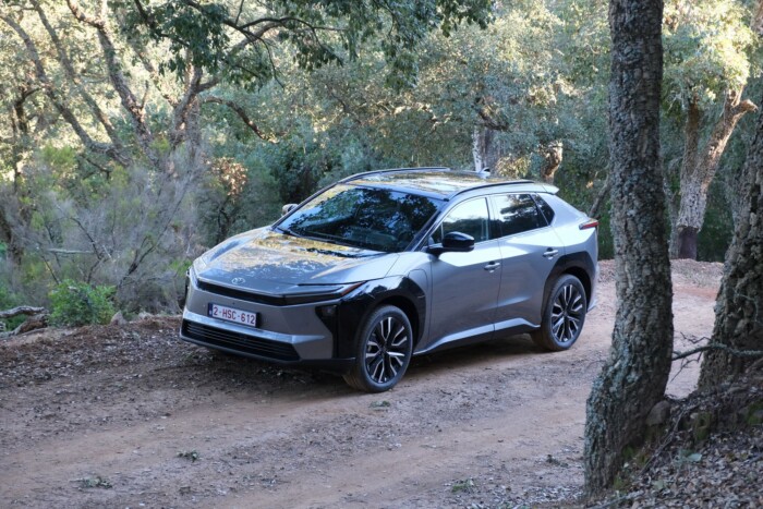 Nem megújult, újjászületett a Toyota villanyautója 17 | Vezess Nem megújult, újjászületett a Toyota villanyautója 17