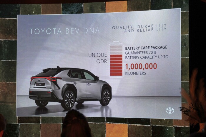 Nem megújult, újjászületett a Toyota villanyautója 12 | Vezess Nem megújult, újjászületett a Toyota villanyautója 12