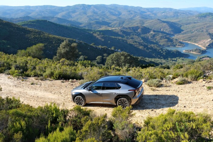 Nem megújult, újjászületett a Toyota villanyautója 14 | Vezess Nem megújult, újjászületett a Toyota villanyautója 14