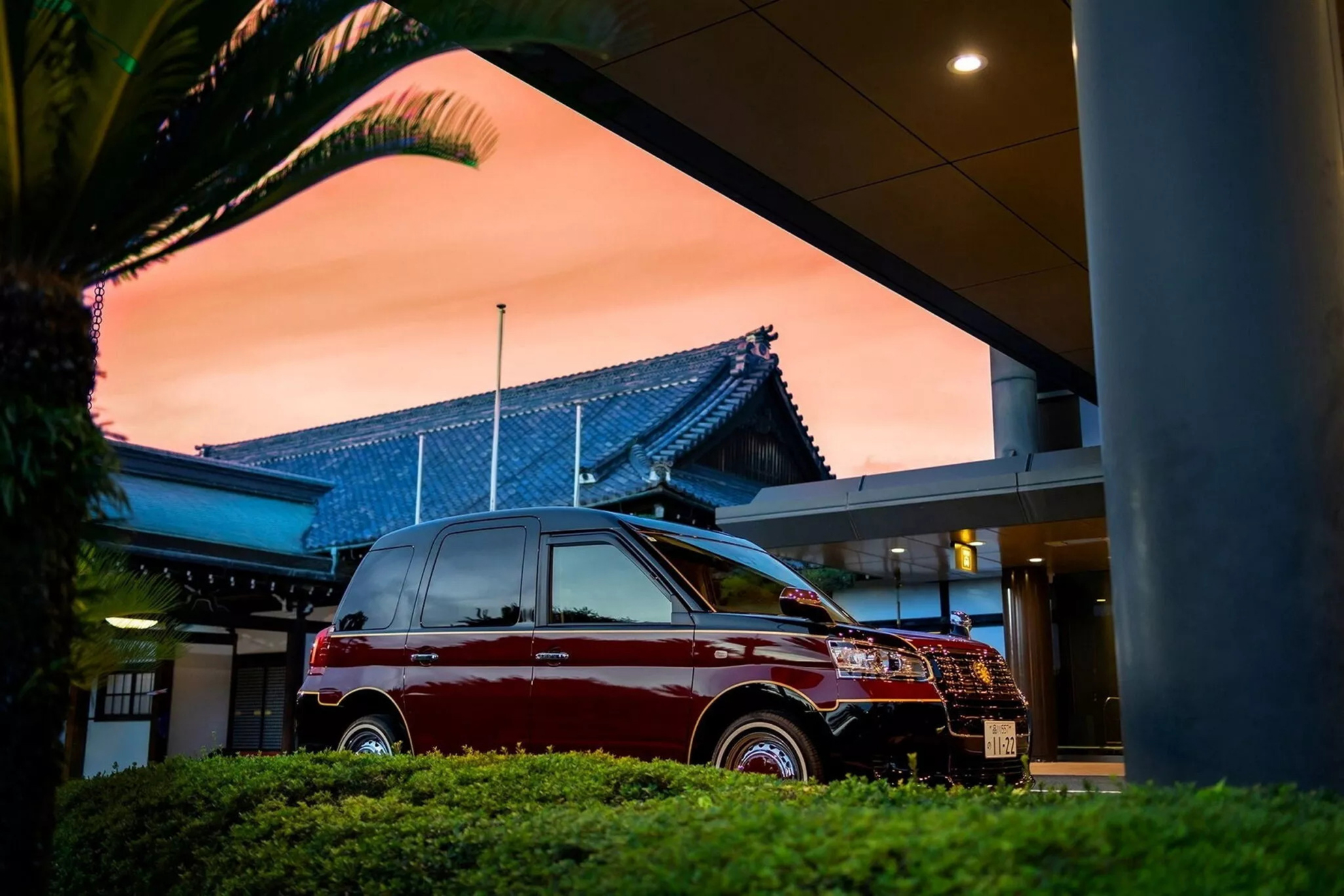 toyota-jpn-taxi-for-weddings_3 | Vezess | Vezess