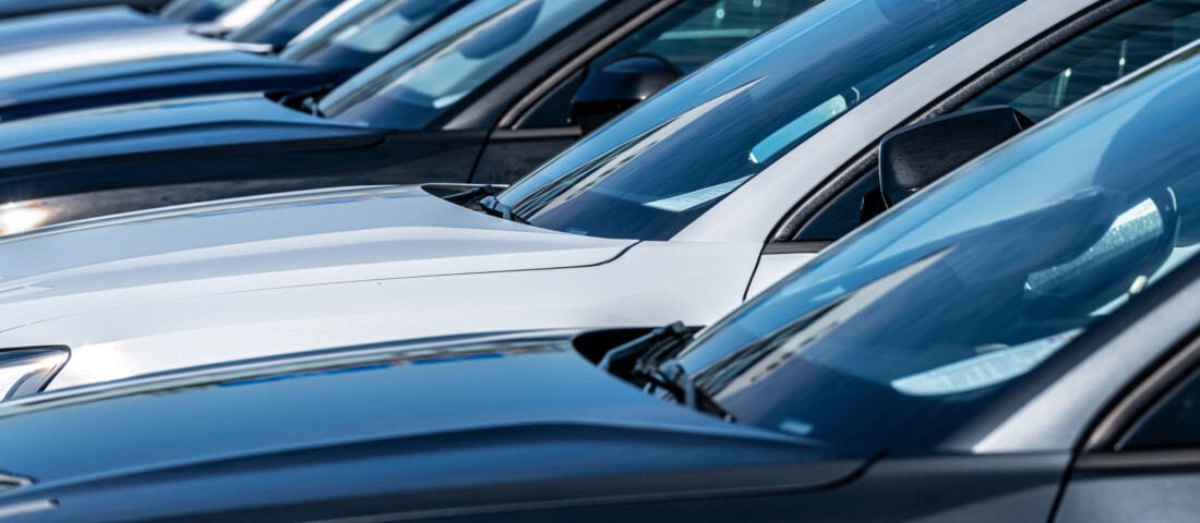 Ennyit lehet alkudni új autóra 2025-ben: milliós különbségek