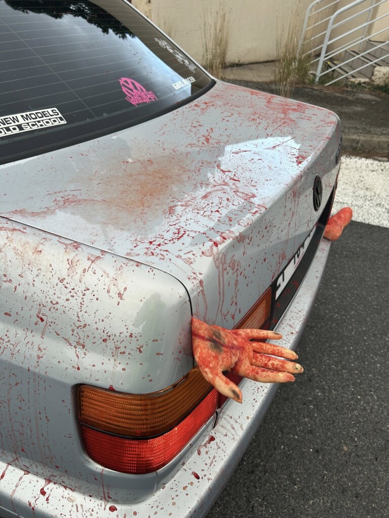 Holttest kandikált ki az autóból, de nem ez volt a legnagyobb baj vele 1