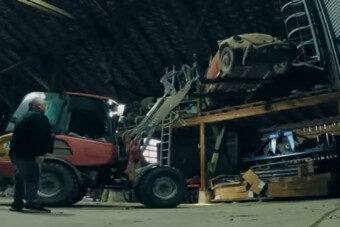 Ritka kincsre bukkantak egy elhagyatott raktárépületben