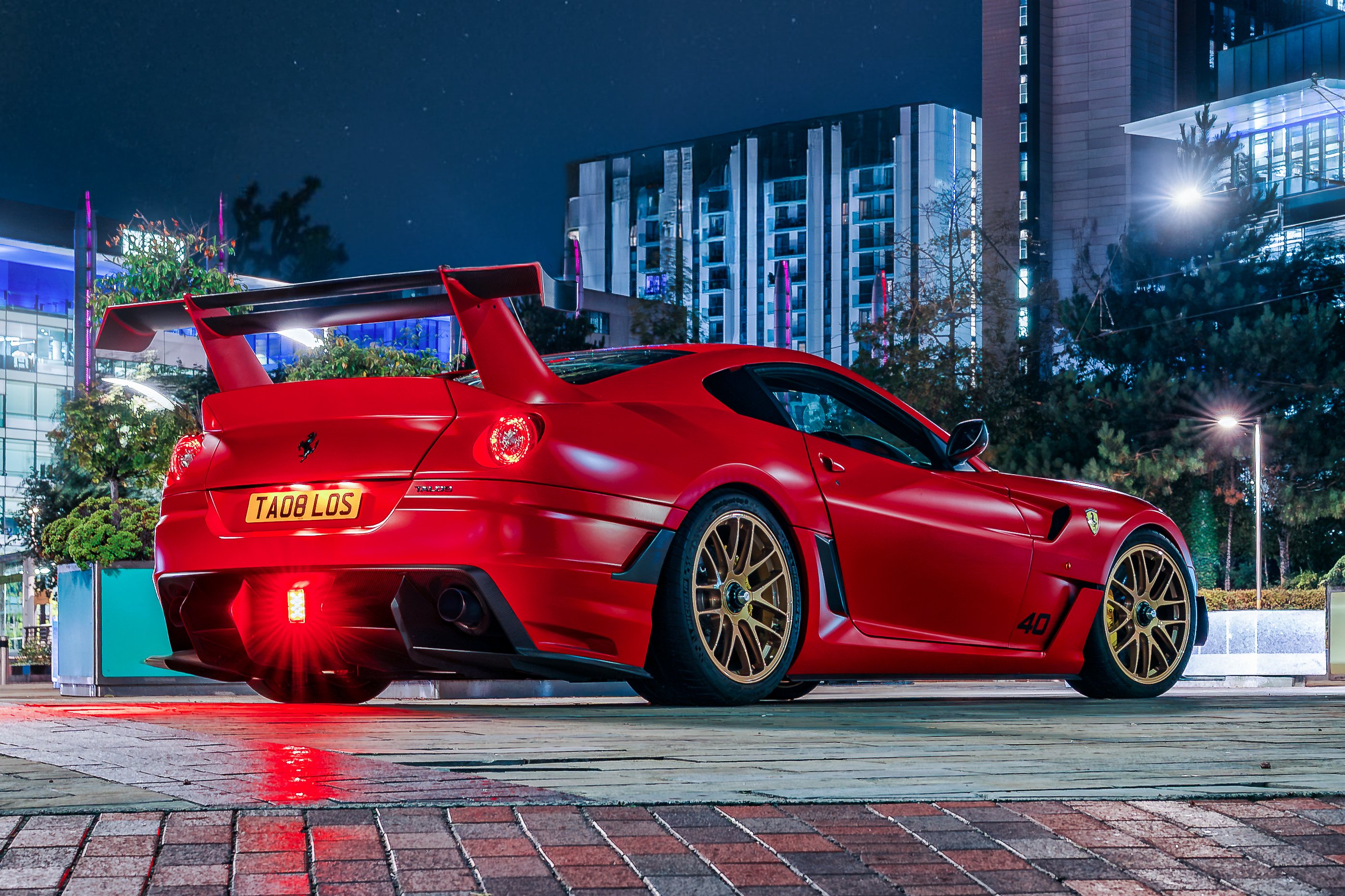 xxt-parked-city-night-2 | Vezess | Vezess