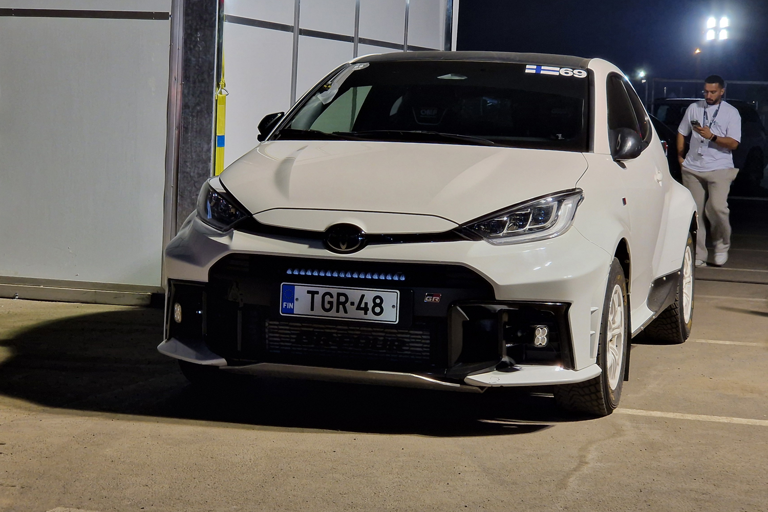 y1 | Vezess | Vezess