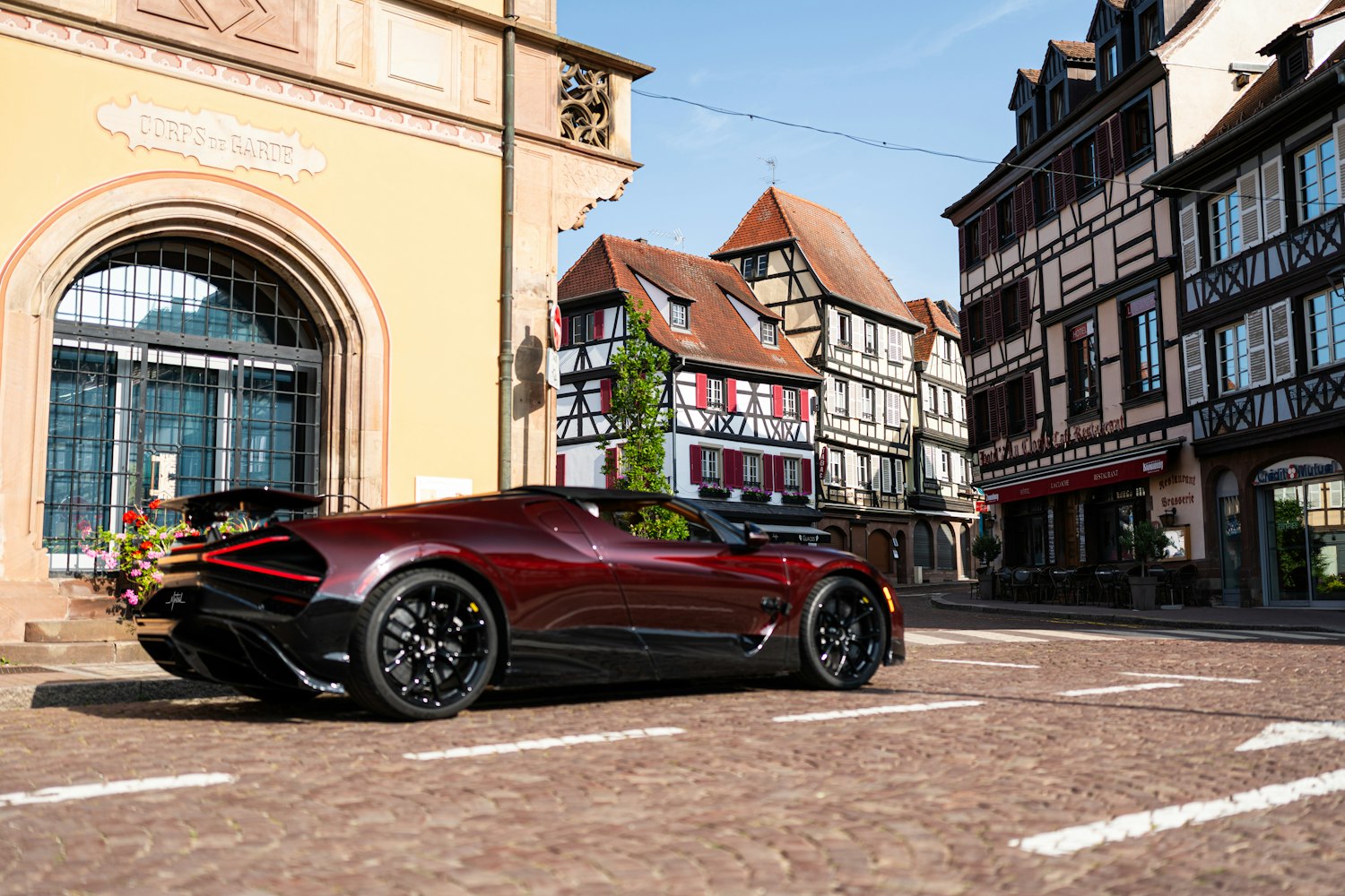 02-bugatti-w16-mistral-test-drive | Vezess | Vezess