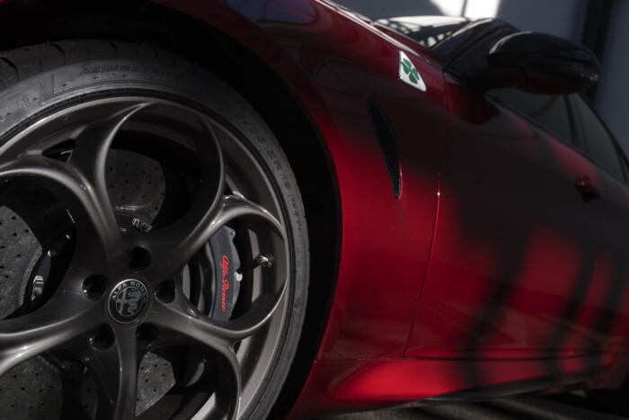 Vérvörös autókkal ünnepel a legsportosabb Alfa Romeo 7