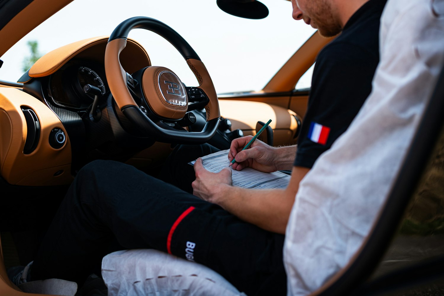 07-bugatti-w16-mistral-test-drive | Vezess | Vezess