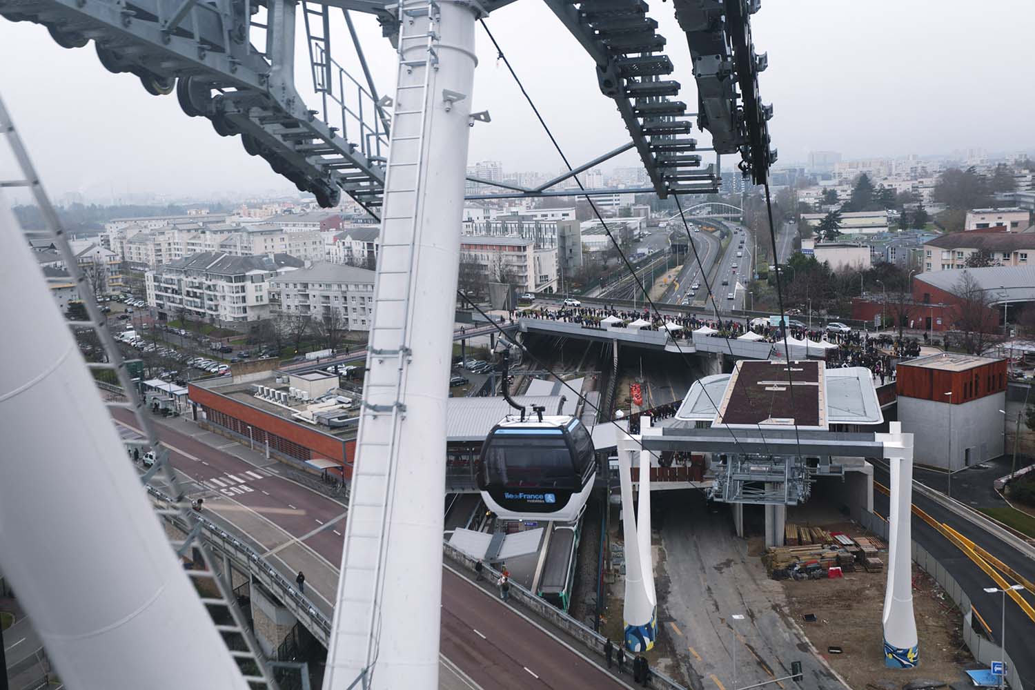 FRANCE-C 1-INAUGURATION-DAY-CABIN-CAR | Vezess | Vezess