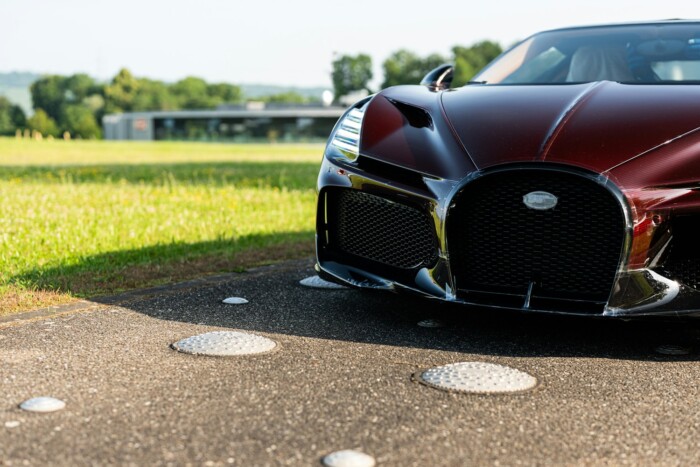 Ezért nem nulla kilométerrel kapják meg a 2,5 milliárdos Bugattit a vevők 6 | Vezess Ezért nem nulla kilométerrel kapják meg a 2,5 milliárdos Bugattit a vevők 6